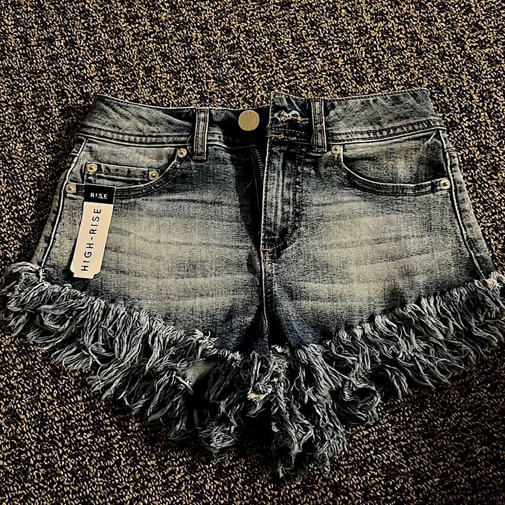 NWOT Boom Boom Jeans Distressed Raw Hem Fringe stretch Shorts